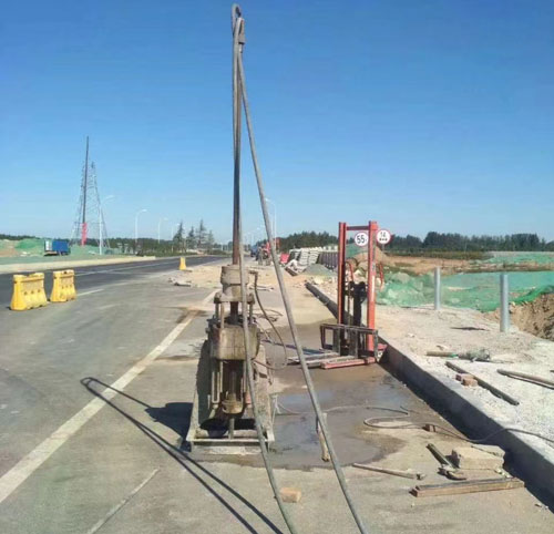 群英乡公路高聚物注浆加固