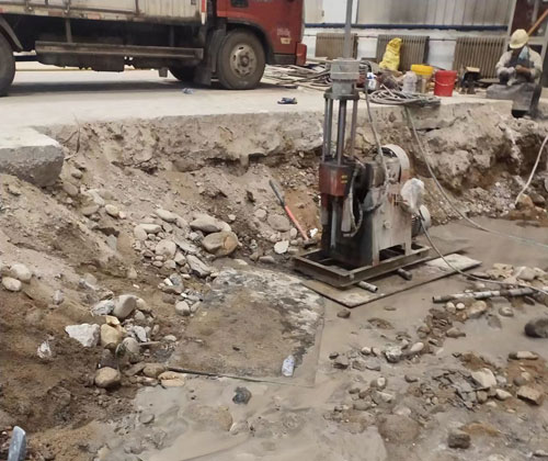 群英乡公路下沉压浆